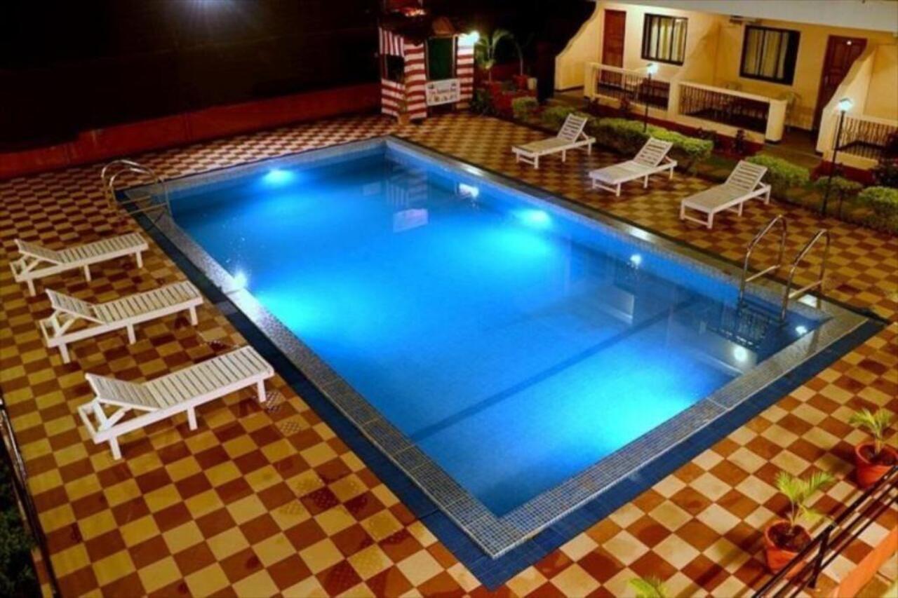 White Orchid Resort Candolim Esterno foto