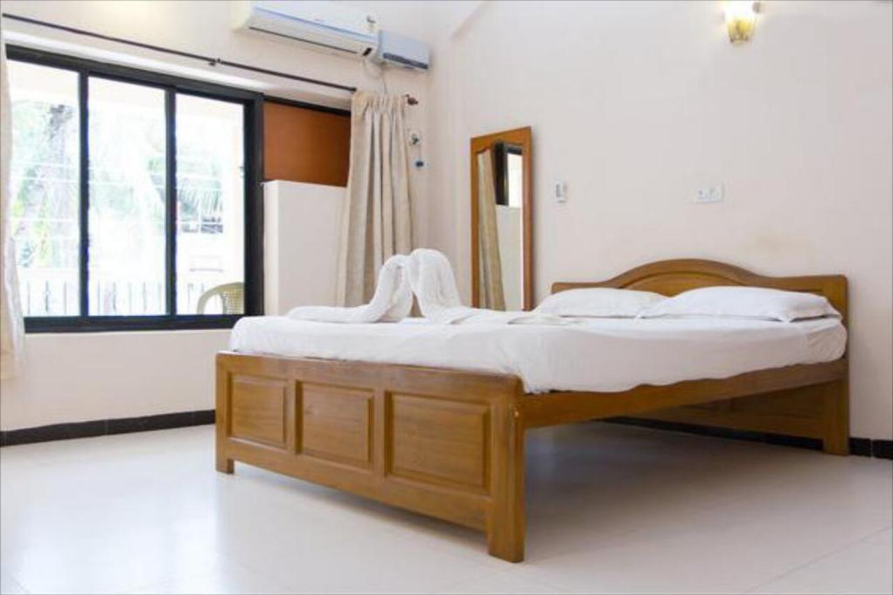 White Orchid Resort Candolim Esterno foto