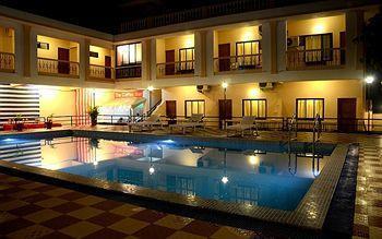 White Orchid Resort Candolim Esterno foto