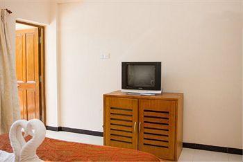 White Orchid Resort Candolim Esterno foto