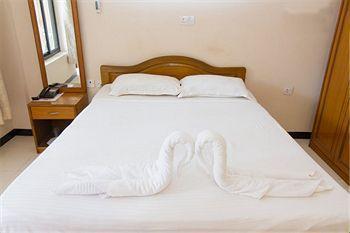 White Orchid Resort Candolim Esterno foto