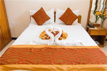 White Orchid Resort Candolim Esterno foto
