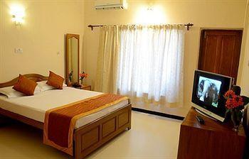 White Orchid Resort Candolim Esterno foto